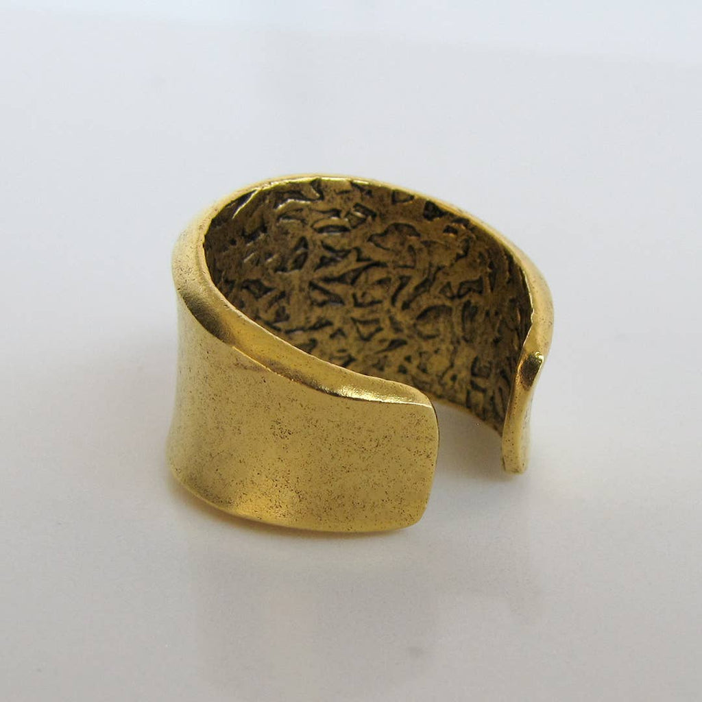Antique Gold Concave Band Ring