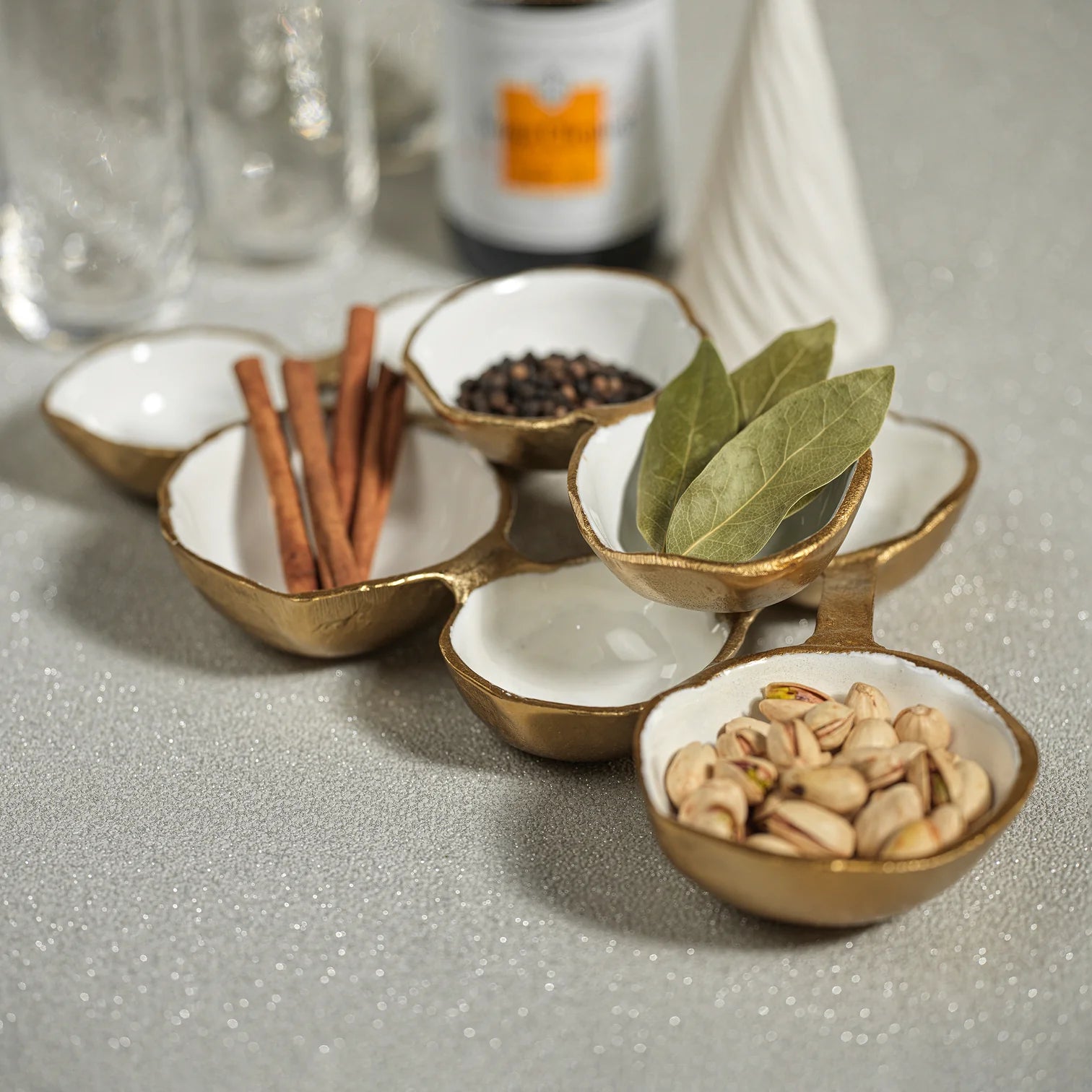 Gold / White Small Cluster Bowls