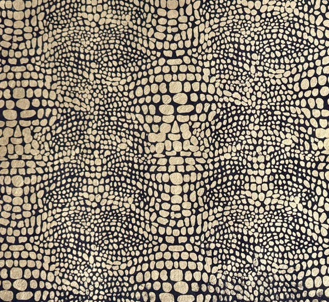 20x30 Crocs gold on black